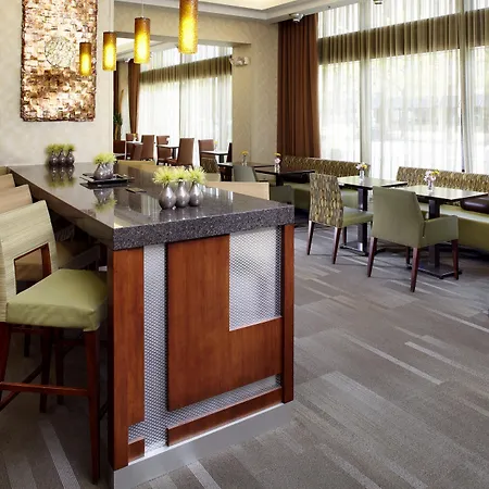 Hampton Inn Cleveland-Downtown-2