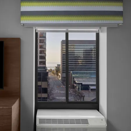 Hampton Inn Cleveland-Downtown-3